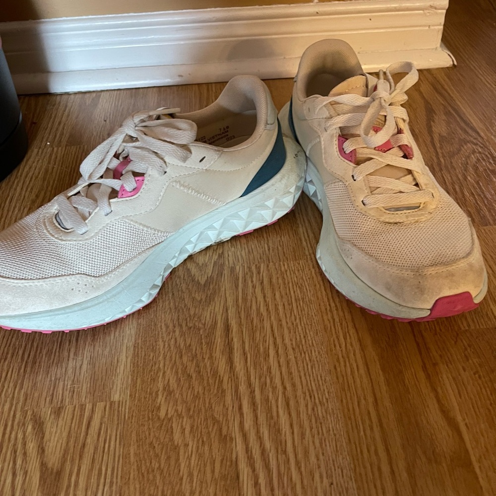 Cole Haan zero grand runners. Size 7.5